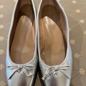 Naturalizer Silver Metallic Leather Ballet Flats with Bow 9.5W